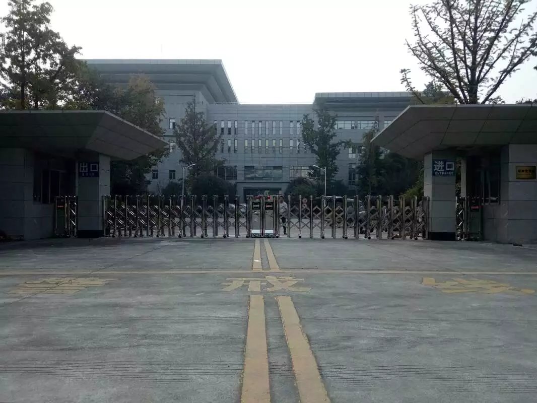 上海浦东新区上海浦东新区四川消防总队伸缩门